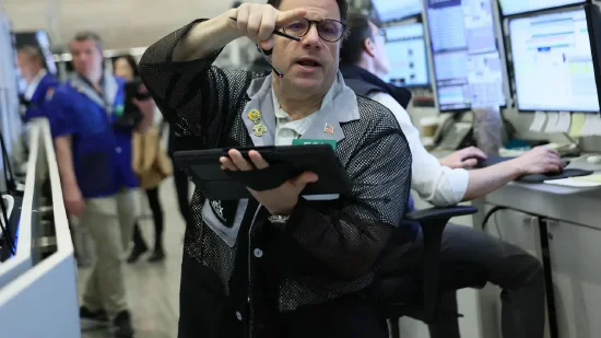  地缘紧张加剧，美股尾盘显著下挫；伊朗坚持海峡关闭策略，国际油价大幅波动。 股票财经 地缘紧张加剧，美股尾盘显著下挫；伊朗坚持海峡关闭策略，国际油价大幅波动。 股票财经 地缘紧张加剧，美股尾盘显著下挫；伊朗坚持海峡关闭策略，国际油价大幅波动。 股票财经