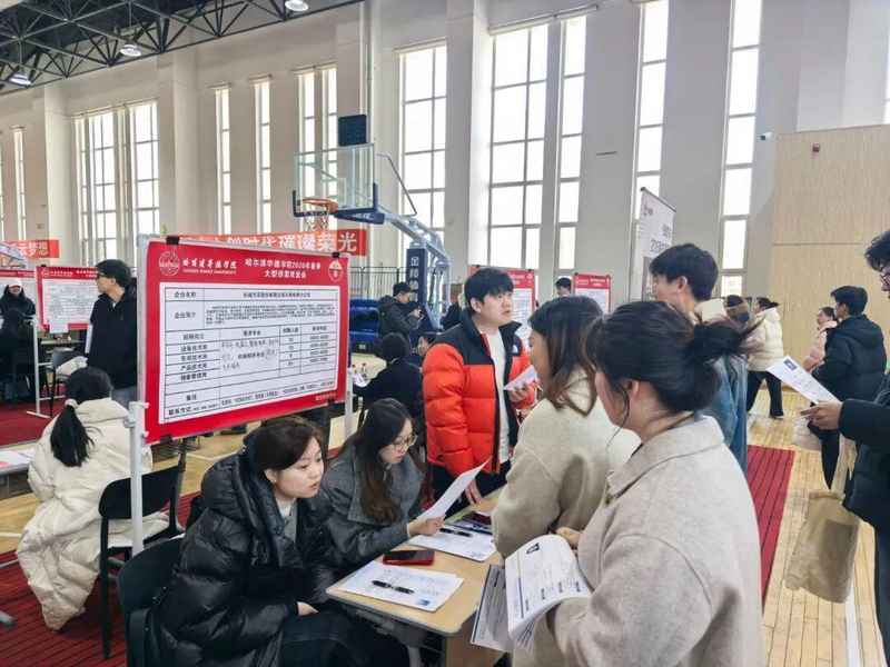  千份简历背后的迁徙：一场关于“抢人”的跨省突围 新闻