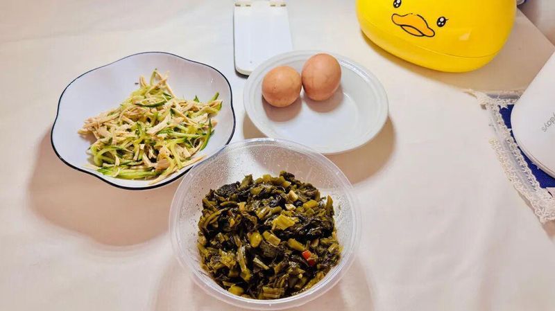  气温回升如何科学控卡？凉拌鸡丝制作实测指南 健康养生