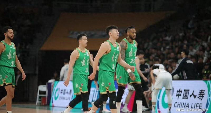  排名跌至第11名？辽篮如何通过调整阵容重回季后赛前列 体育新闻