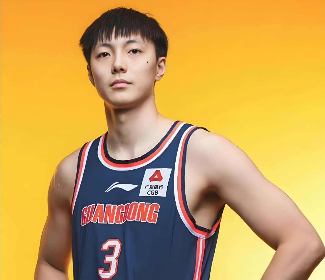  CBA战术变革深度解析：杜锋与拉科维奇的四大执教差异 体育新闻