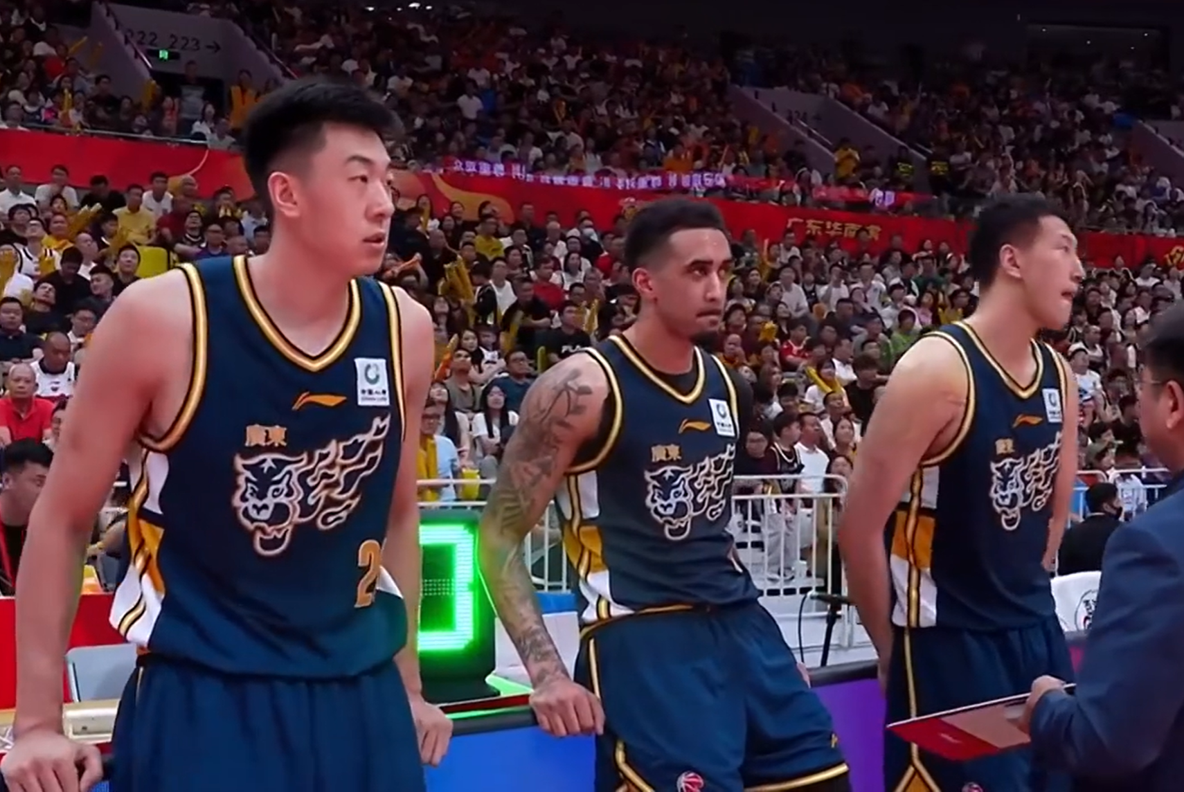  CBA战术变革深度解析：杜锋与拉科维奇的四大执教差异 体育新闻