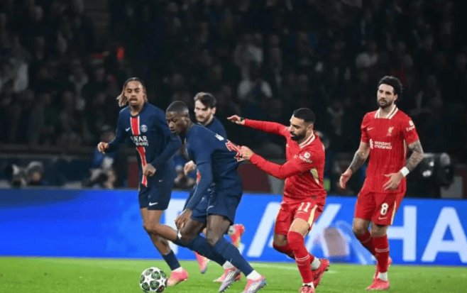  当英超霸主在巴黎的铁塔下迷失：一场关于尊重与成长的足球故事 体育新闻