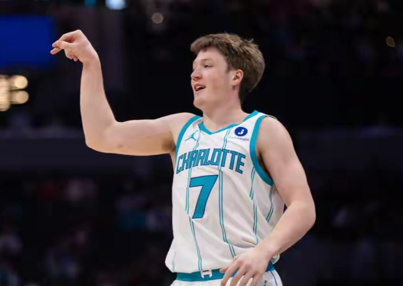  当替补席站出来接管比赛：黄蜂大胜背后的团队力量 体育新闻