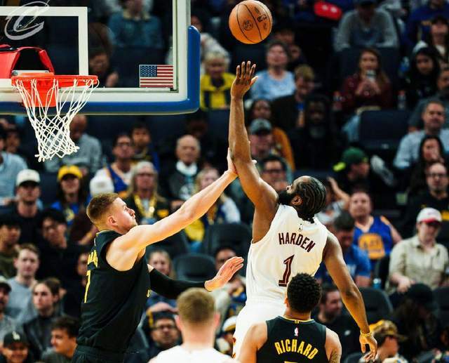 【技术解码】夹击困局与破局之道：哈登体系如何重塑骑士进攻生态